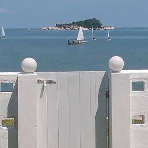 Homestay G&t's Beach Front, Tanjung Bungah (Penang)
